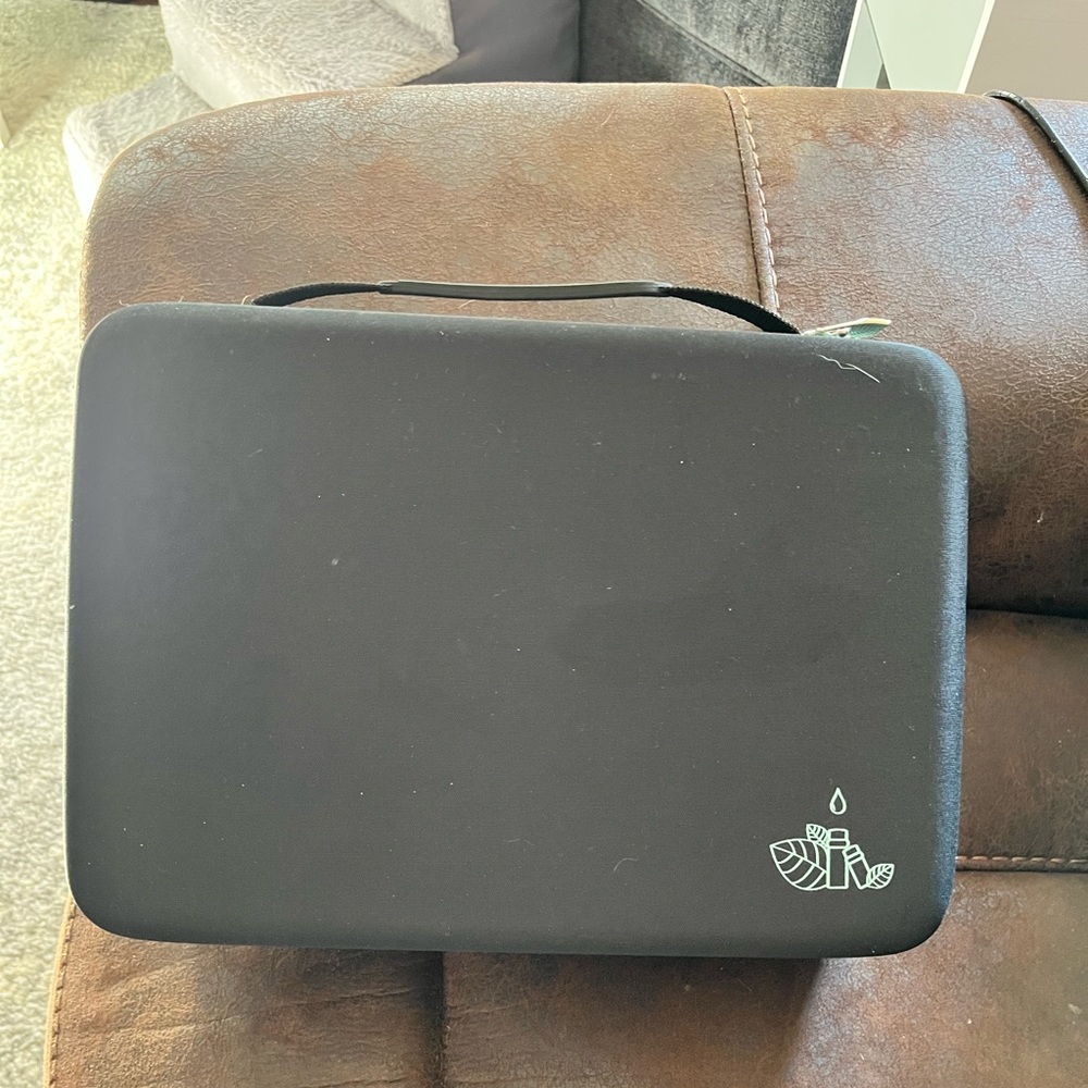 Essential oil case